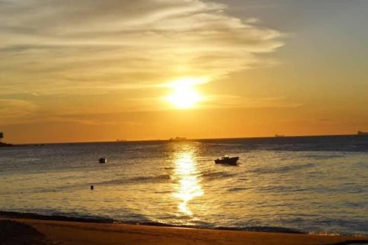 Quarto aconchegante em Ilhabela Praia Curral Pé na areia Até 4 pessoas AvJosé Pacheco do Nascimento nº 7682 Exterior foto