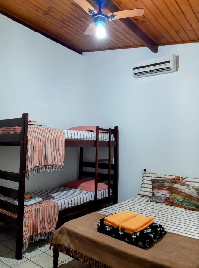 Quarto aconchegante em Ilhabela Praia Curral Pé na areia Até 4 pessoas AvJosé Pacheco do Nascimento nº 7682 Exterior foto